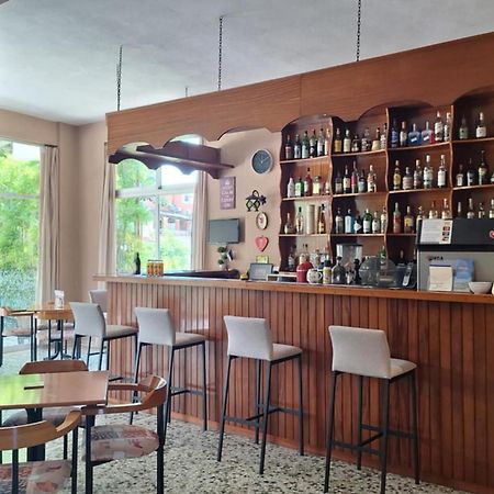 达西亚 红龙宾馆酒店 外观 照片
